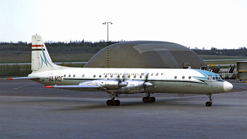 Illustration for article titled 27 Stylish Airliner Liveries From The Past